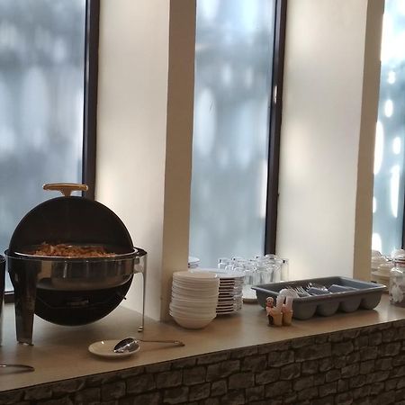 ג'קרטה Kitara Hotel מראה חיצוני תמונה